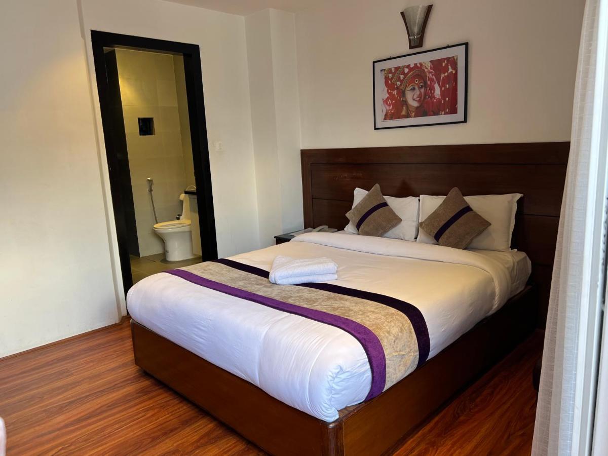 Hotel New Era Katmandu Dış mekan fotoğraf