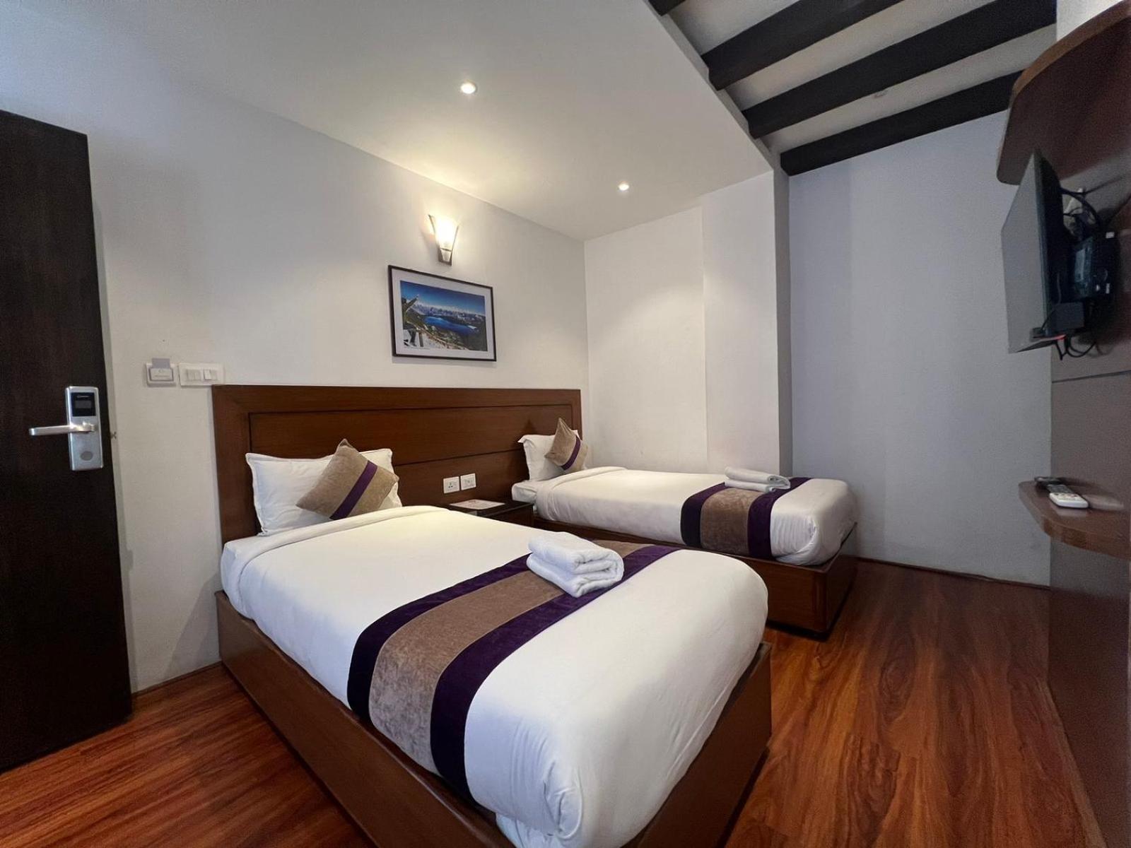 Hotel New Era Katmandu Dış mekan fotoğraf